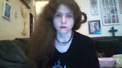 QueenCrimson live cam on Cam4
