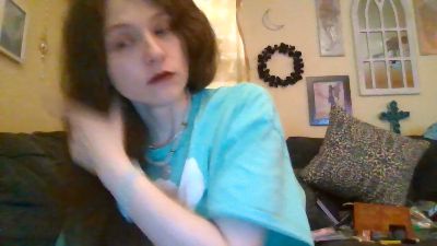 QueenCrimson live cam on Cam4