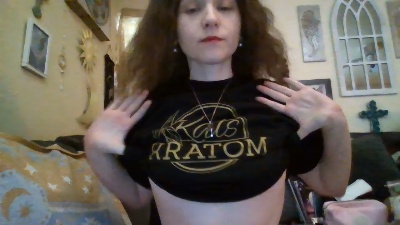 QueenCrimson live cam on Cam4