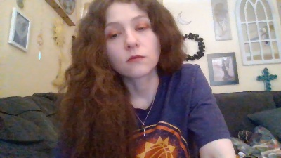 QueenCrimson live cam on Cam4