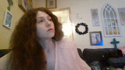 QueenCrimson live cam on Cam4