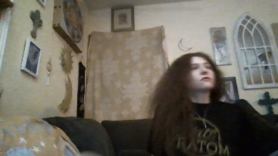 QueenCrimson live cam on Cam4