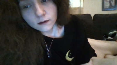 QueenCrimson live cam on Cam4