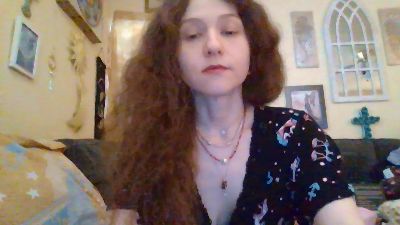 QueenCrimson live cam on Cam4