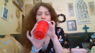 QueenCrimson live cam on Cam4