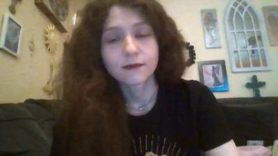 QueenCrimson live cam on Cam4