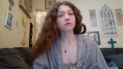 QueenCrimson live cam on Cam4
