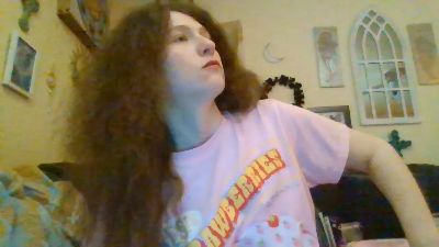 QueenCrimson live cam on Cam4