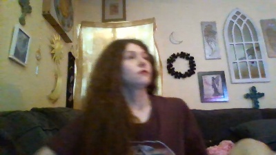 QueenCrimson live cam on Cam4