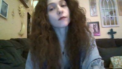 QueenCrimson live cam on Cam4