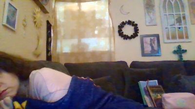 QueenCrimson live cam on Cam4