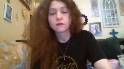 QueenCrimson live cam on Cam4