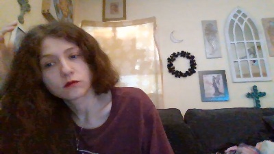 QueenCrimson live cam on Cam4