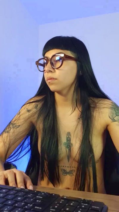 QueenDesiree live cam on Cam4