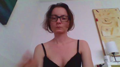 QueenDiva30 live cam on Cam4