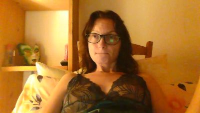 QueenDiva30 live cam on Cam4