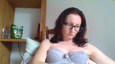 QueenDiva30 live cam on Cam4