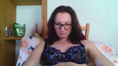 QueenDiva30 live cam on Cam4