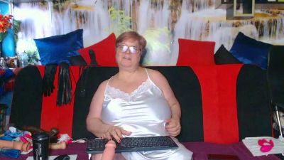 QueenPammy live cam on Cam4