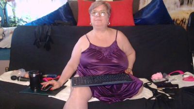 QueenPammy live cam on Cam4