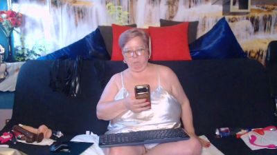 QueenPammy live cam on Cam4
