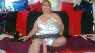 QueenPammy live cam on Cam4