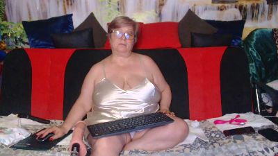 QueenPammy live cam on Cam4