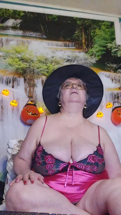 QueenPammy live cam on Cam4