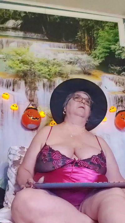QueenPammy live cam on Cam4