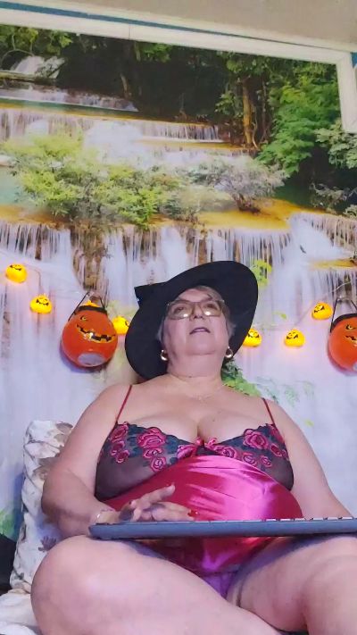 QueenPammy live cam on Cam4