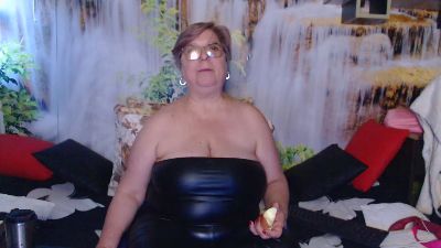 QueenPammy live cam on Cam4