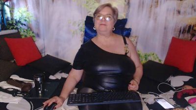 QueenPammy live cam on Cam4
