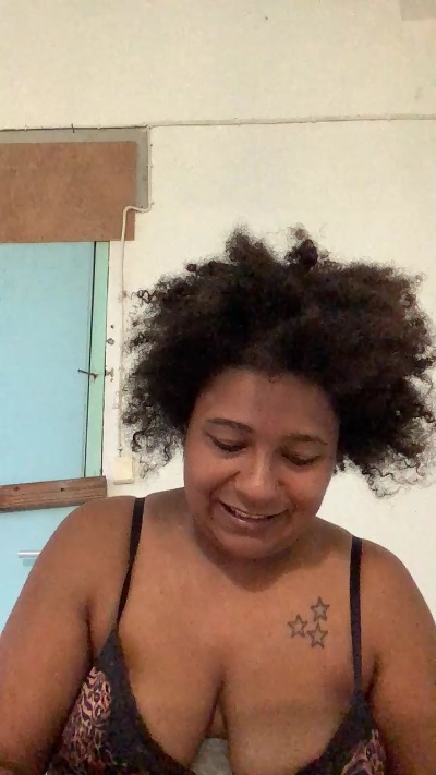Queen_Alicia live cam on Cam4