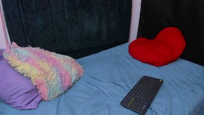 Queen_Lia live cam on Cam4