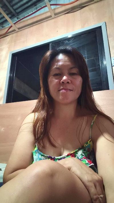 Queenbee82 live cam on Cam4
