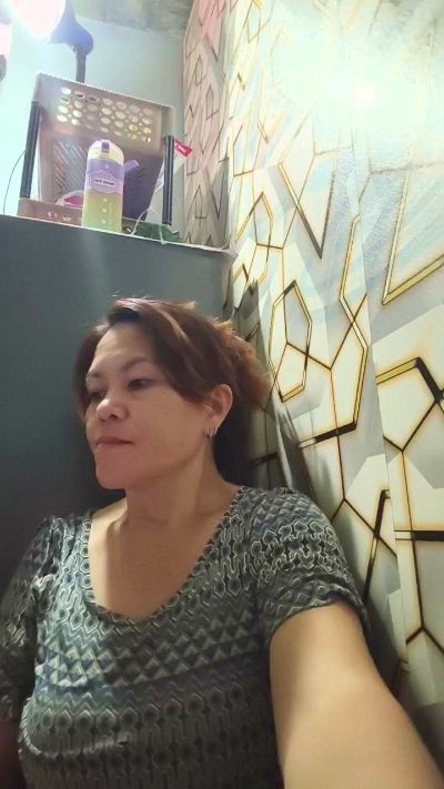 Queenbee82 live cam on Cam4