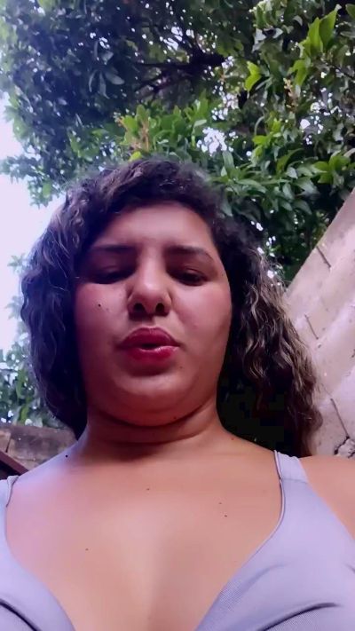 Queendirty_piss live cam on Cam4