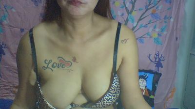 Queenlove4u live cam on Cam4