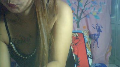 Queenlove4u live cam on Cam4