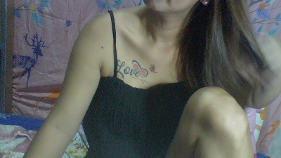 Queenlove4u live cam on Cam4