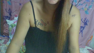 Queenlove4u live cam on Cam4