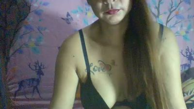 Queenlove4u live cam on Cam4