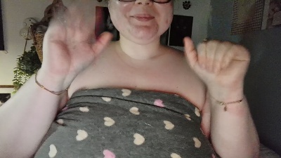 Queennie live cam on Cam4