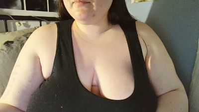 Queennie live cam on Cam4
