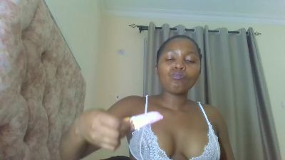 Queenvelvet_41 live cam on Cam4