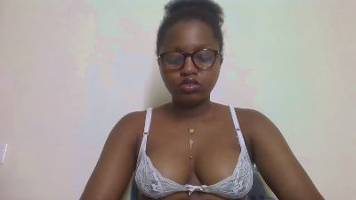 Queenvelvet_41 live cam on Cam4