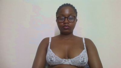 Queenvelvet_41 live cam on Cam4