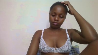 Queenvelvet_41 live cam on Cam4