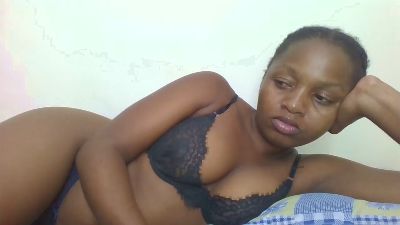 Queenvelvet_41 live cam on Cam4