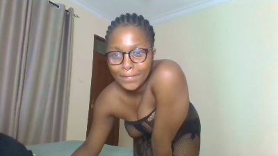 Queenvelvet_41 live cam on Cam4